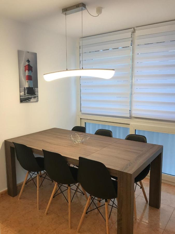 Central Modern 3bdr, A/c, Wifi & Parking Apartment Vinarós